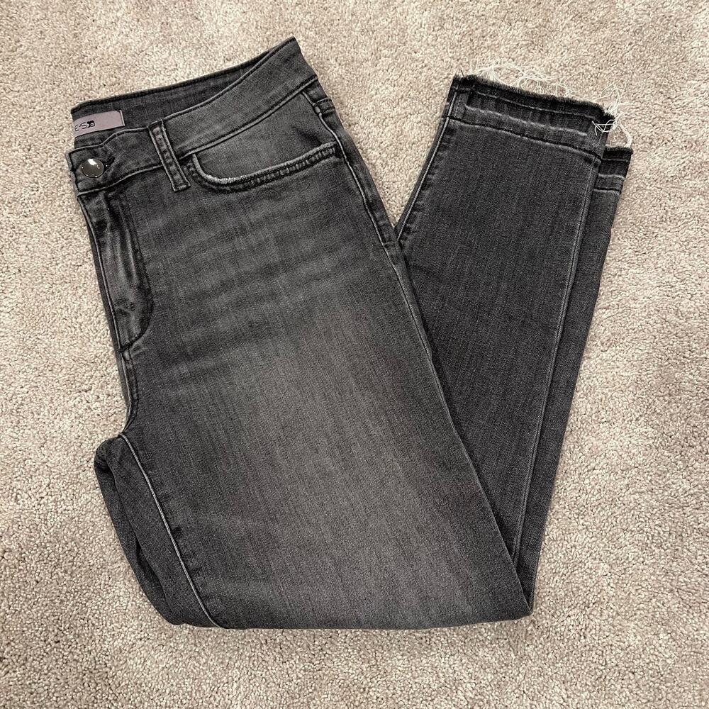 Joes Jeans Women's Skinny Raw Hem Light Grey Wash Size 30‎ Excellent Condition